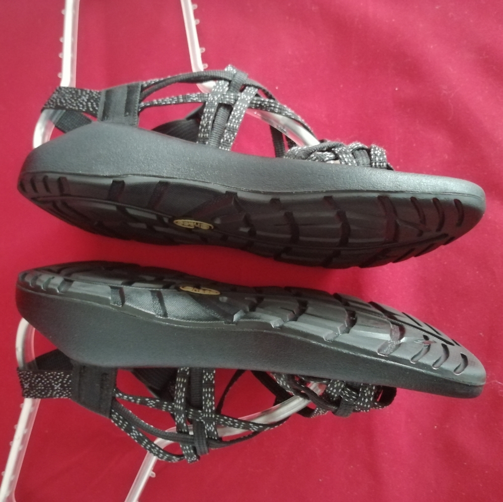 Chaco shoes - Picture 3 of 6
